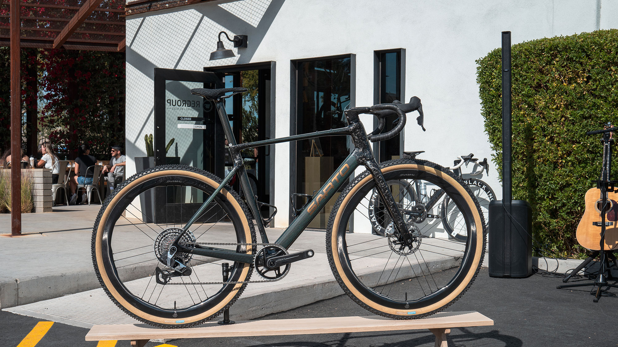 Regroup in the Desert custom mini showcase, bespoke bike show, a Sarto gravel bike outside of the cafe