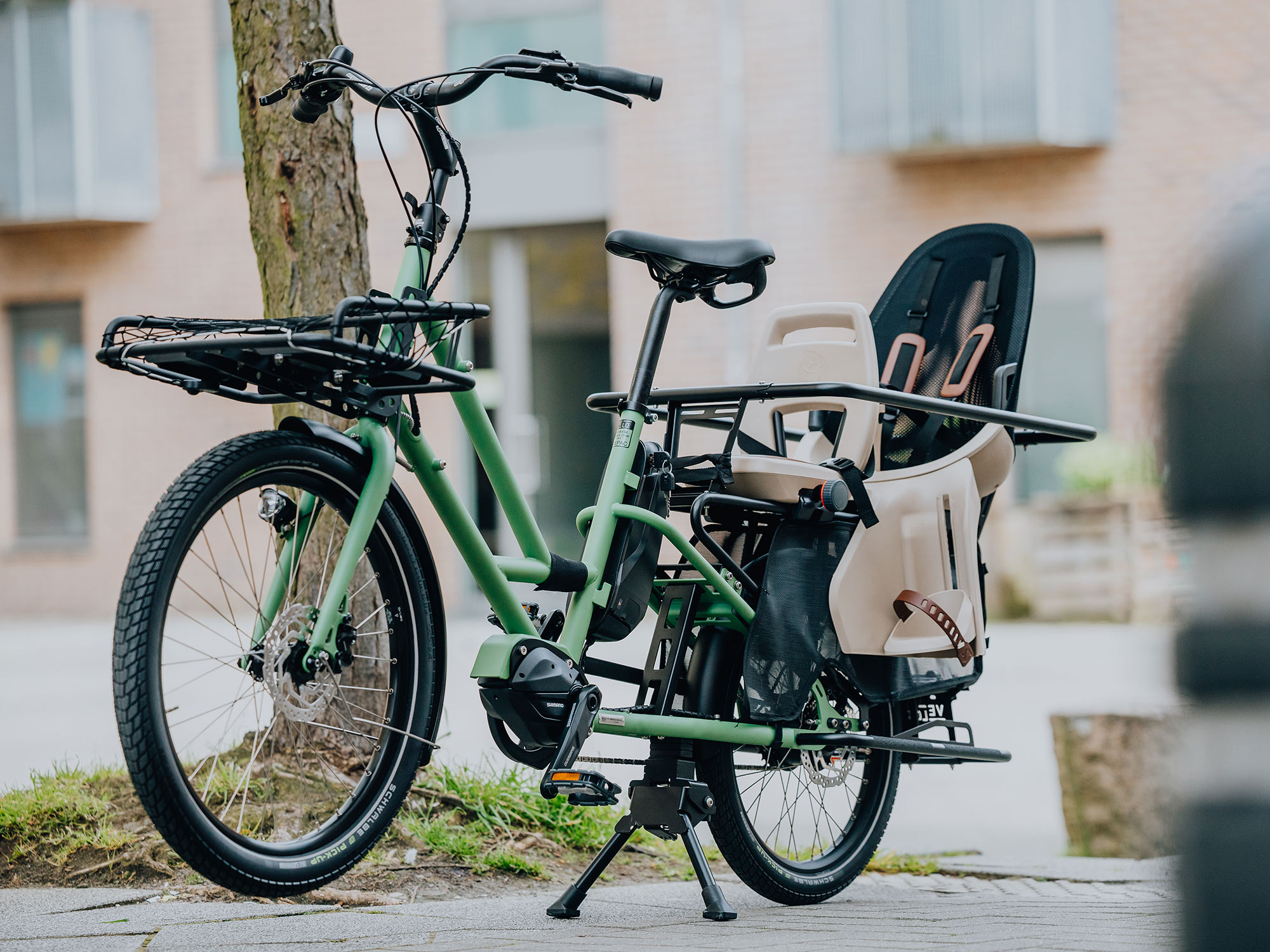 Veloe Italian cargo bike maker parent Velo-ce buys Van Nicholas titanium bikes, long-tail with kids seats