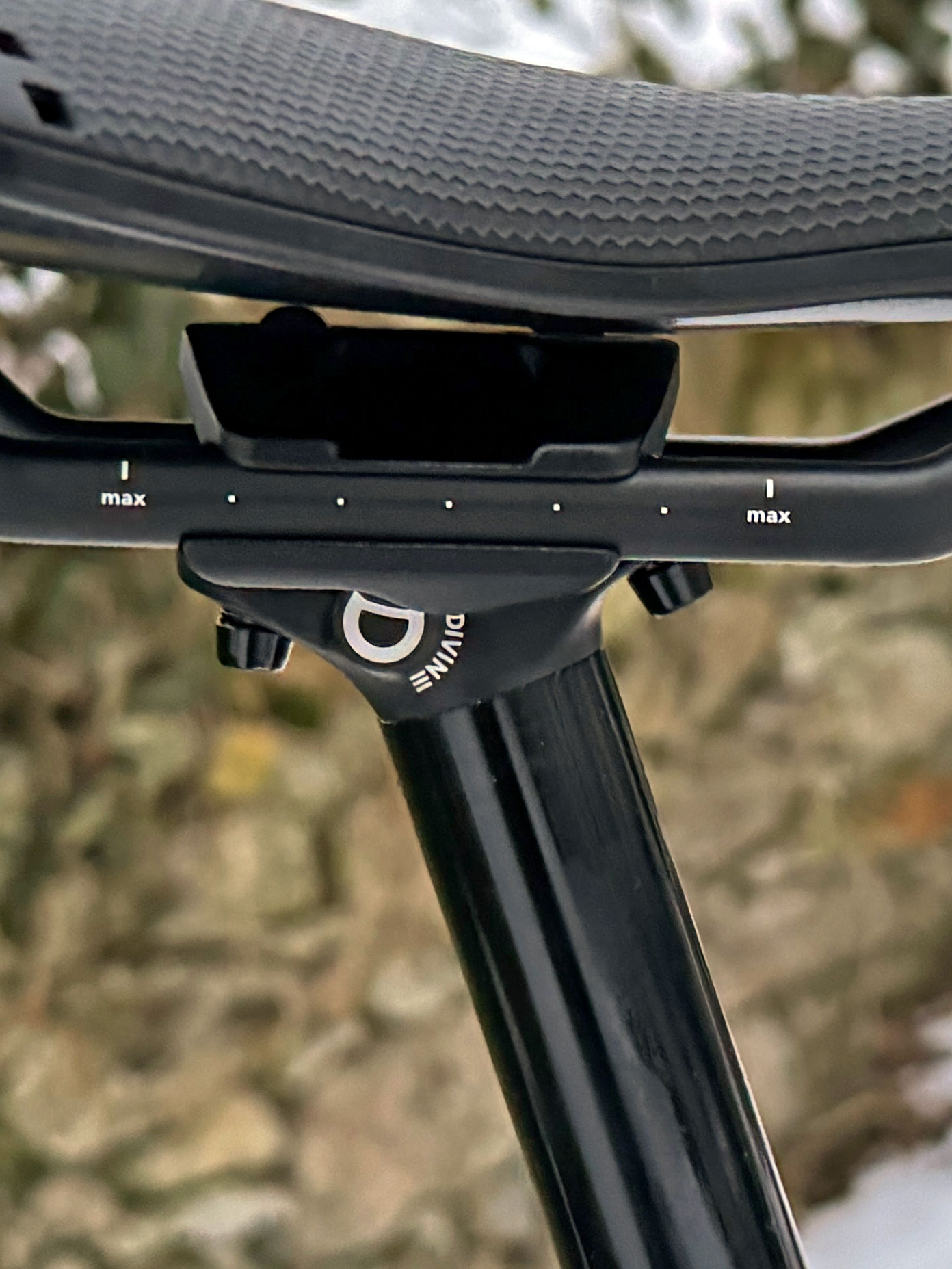 BikeYoke Divine 2.0 MTB dropper post, auto-revive long travel mountain bike seatpost, new clamp