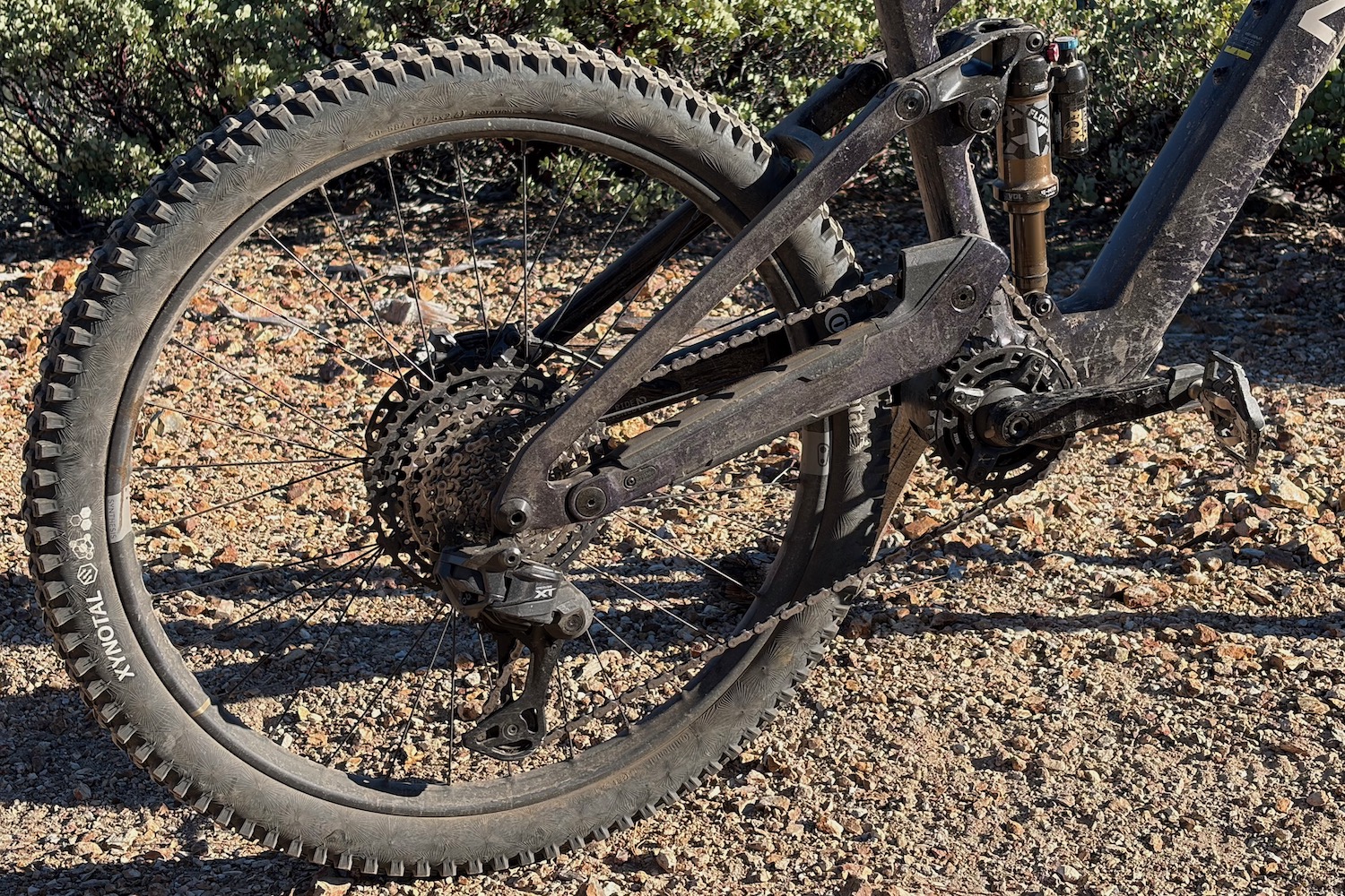 the shimano XT di2 drivetrain setup on the Norco Sight VLT TQ