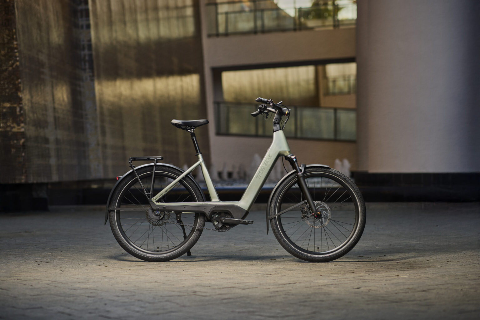 Trek's new Charter+ e-bike studio image