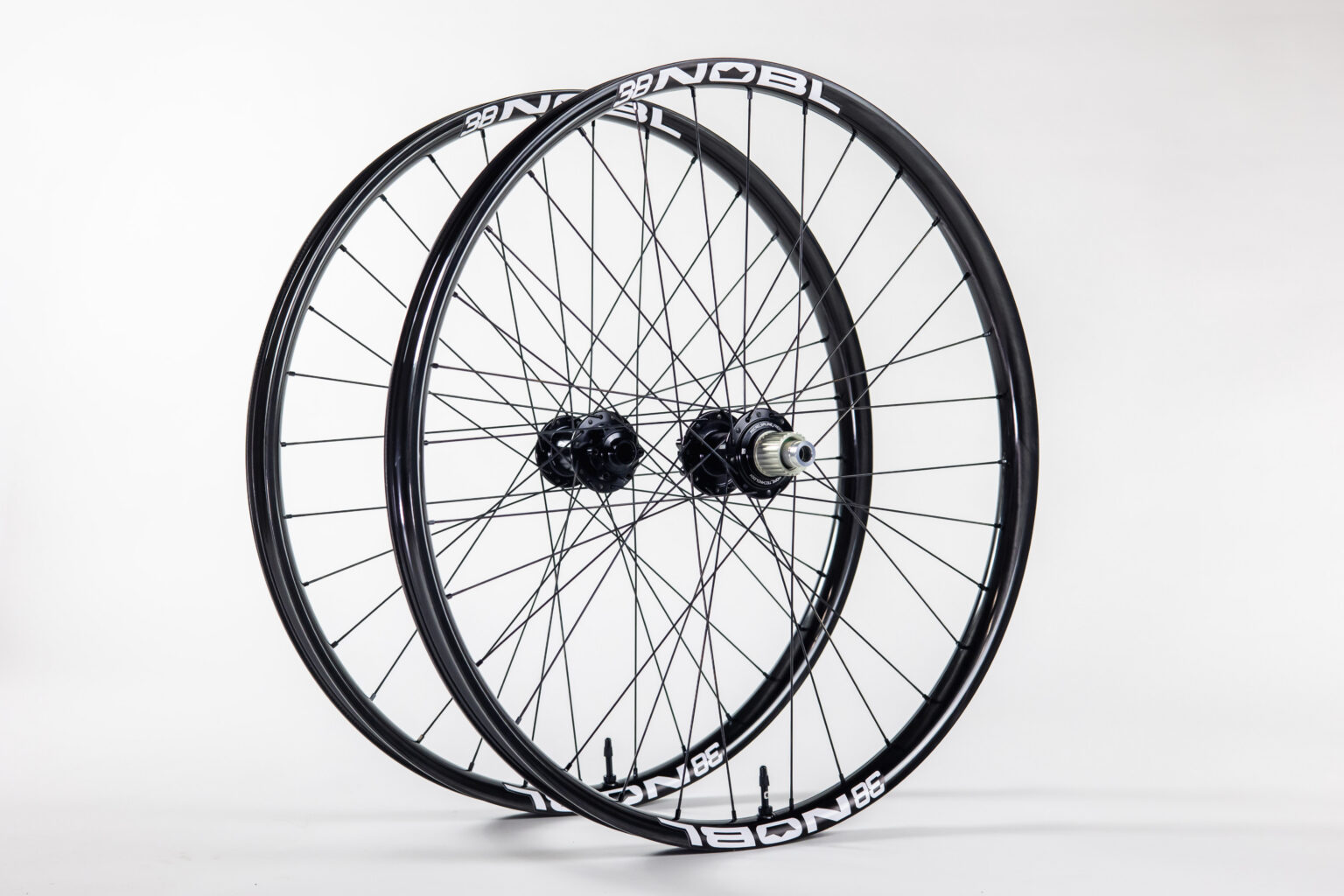 Nobl Signature 38 wheels