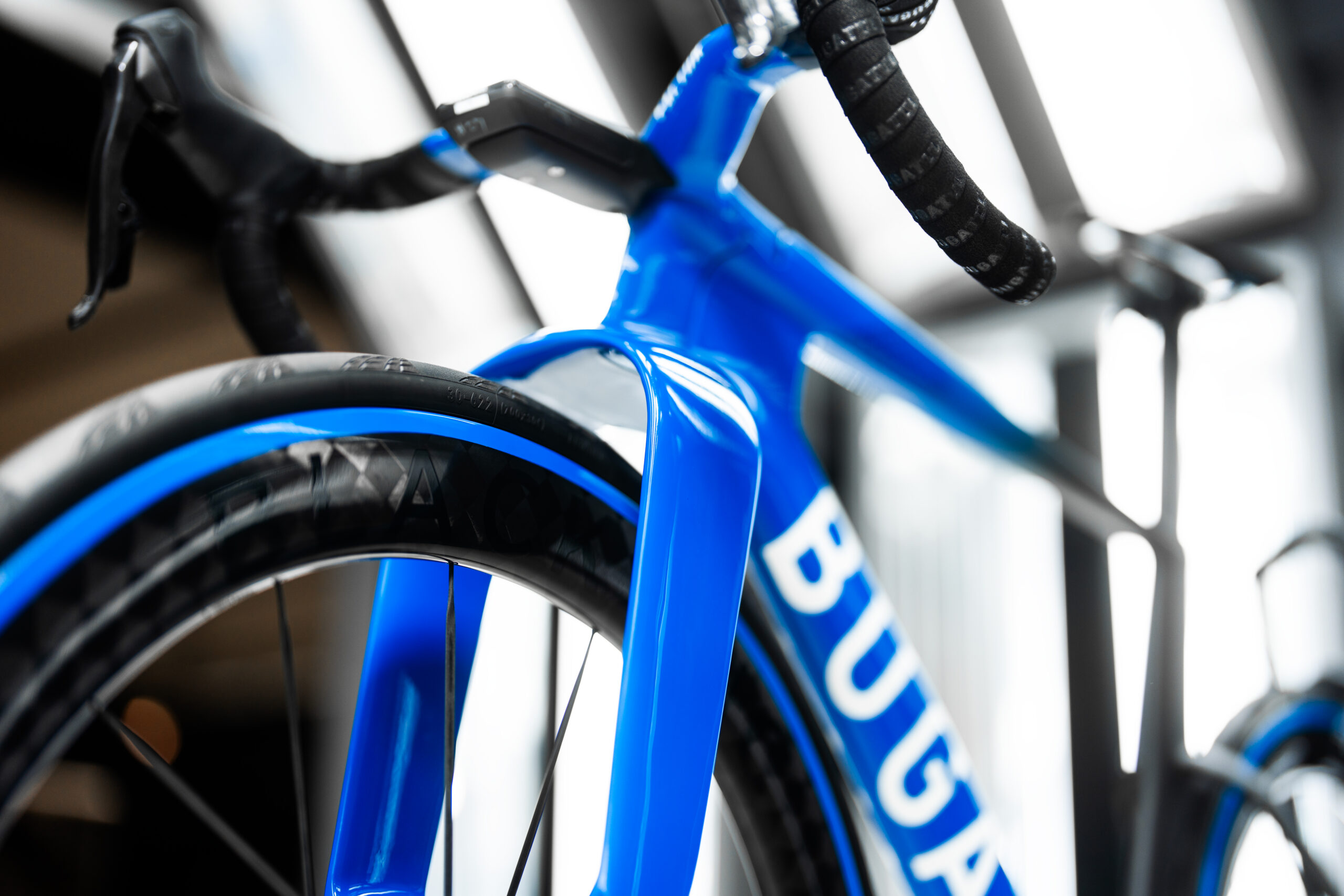 Bugatti x Factor ONE fork spacing
