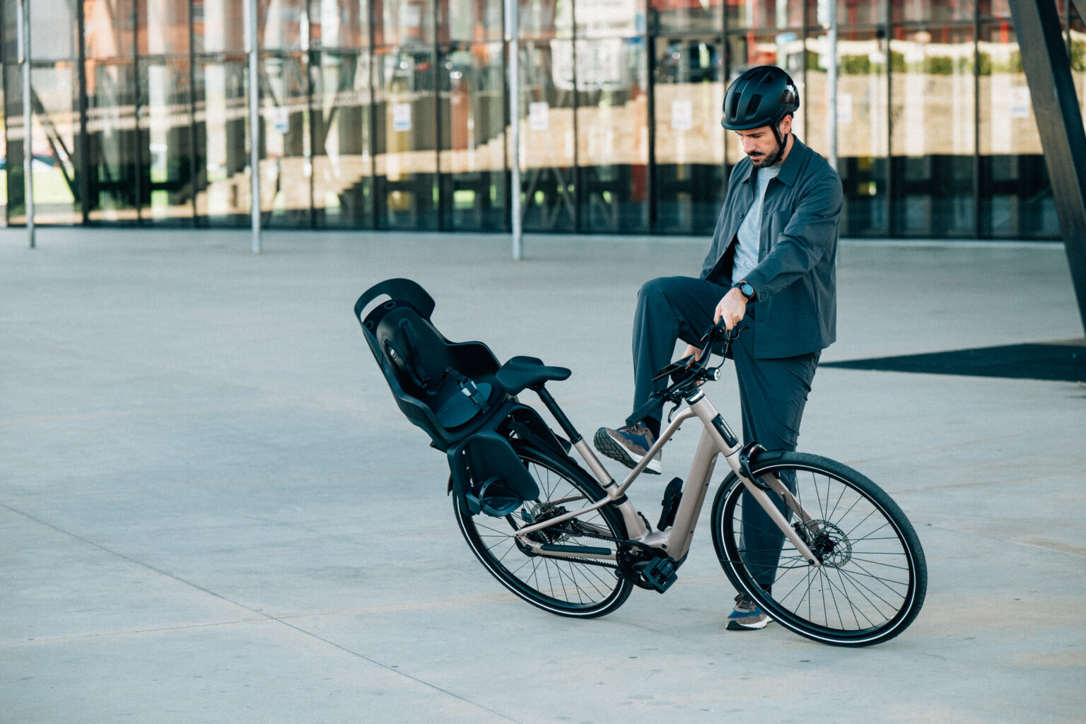 A low/mid step through frame makes getting on and off of the Orbea Carpe easy