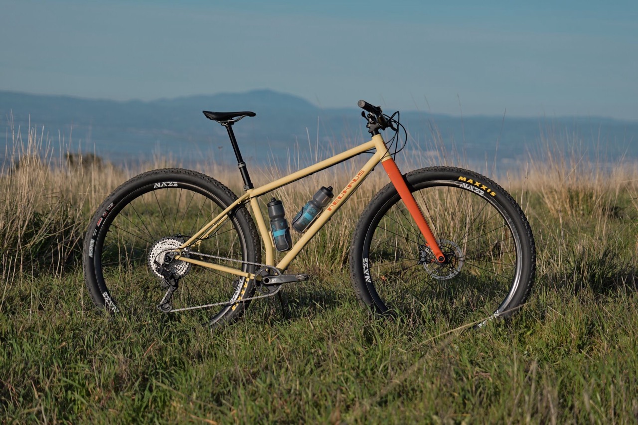 Neuhaus NOVA32 production mountain bike outside