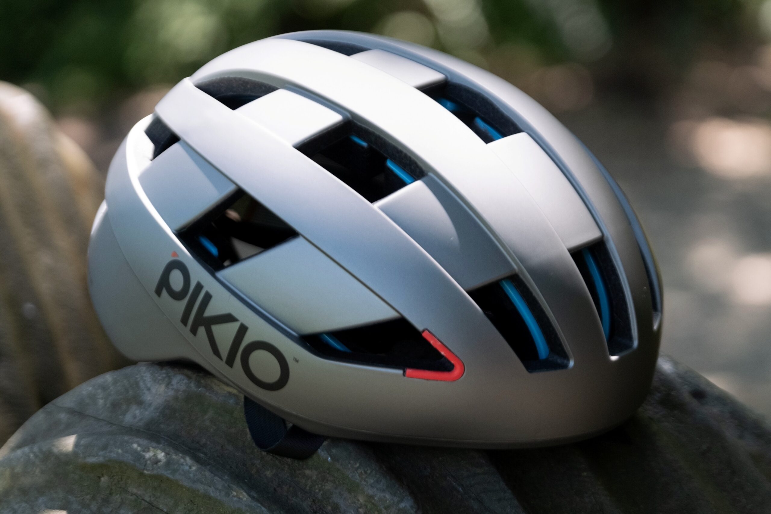 the PIKIO LABS Si helmet in grey