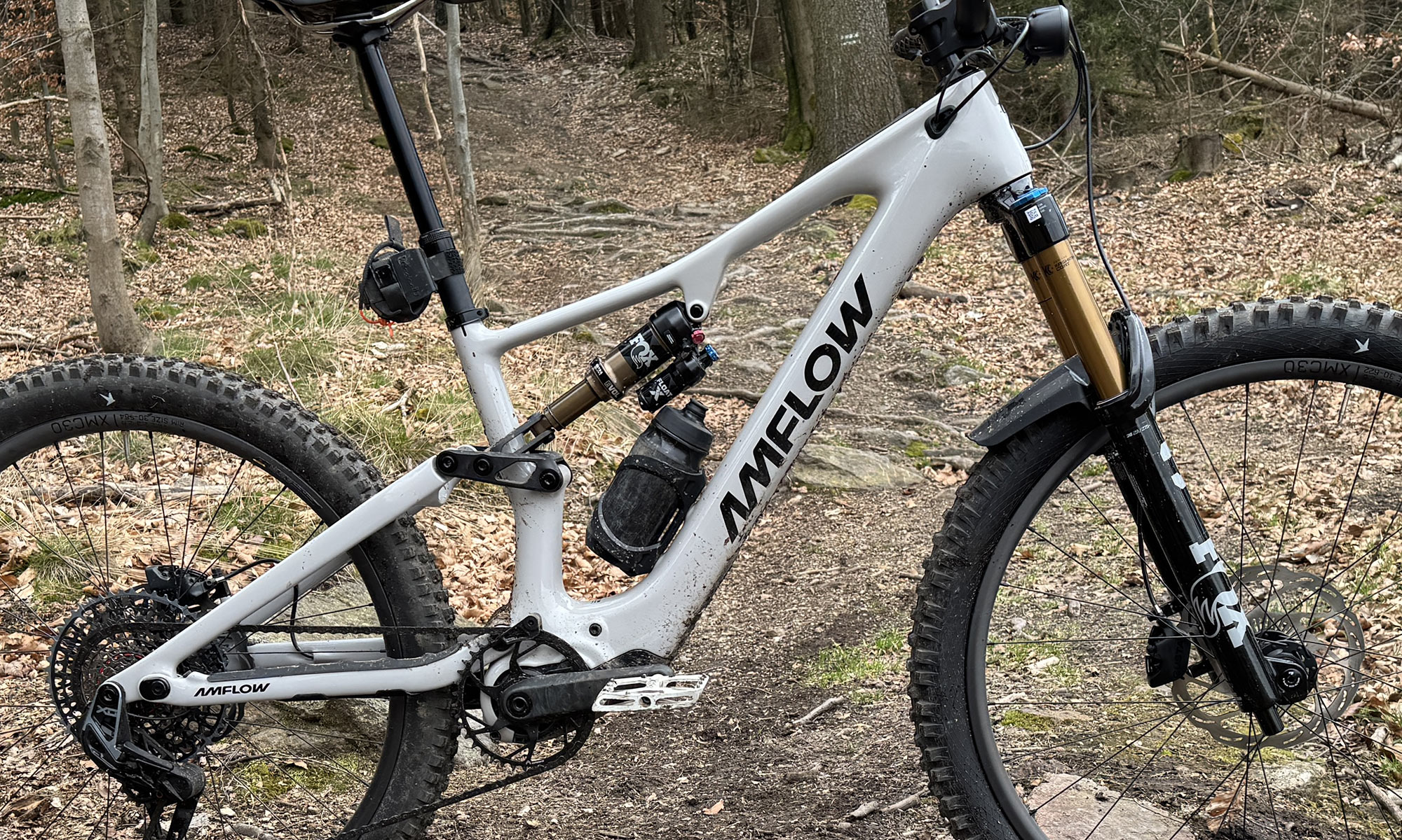 2026 Amflow PX Carbon Pro lightweight full-power all-mountain eMTB with 1500W 150Nm Avinox M2S ebike motor, frameset up close