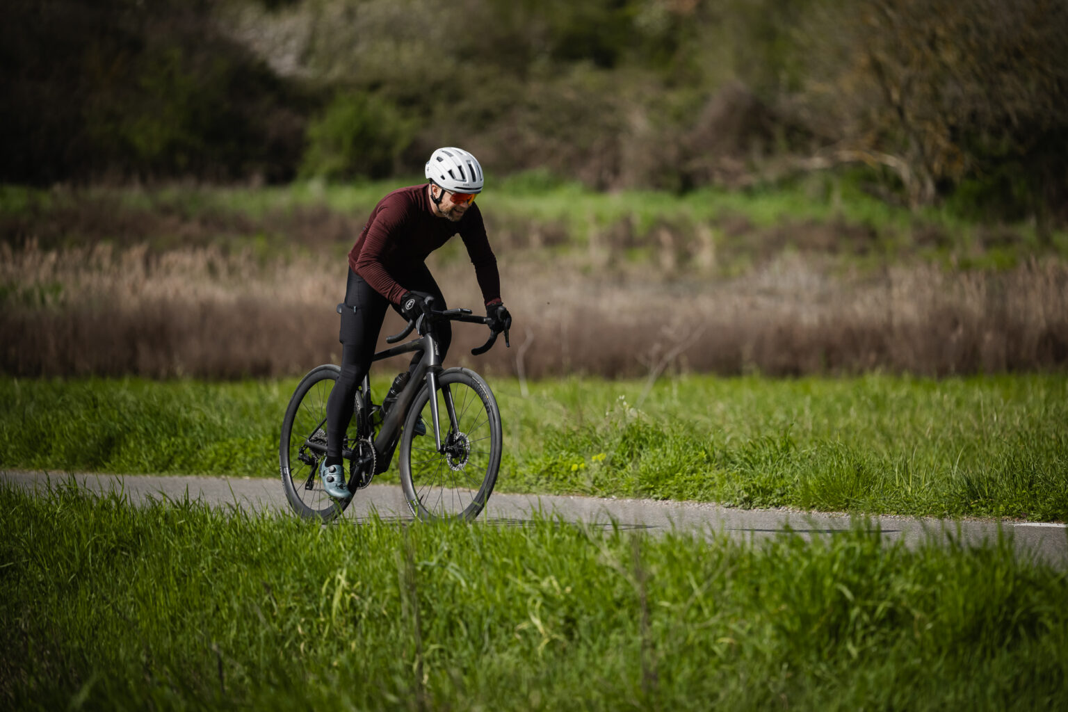 riding BMC Teammachine 01 AMP in Tuscany