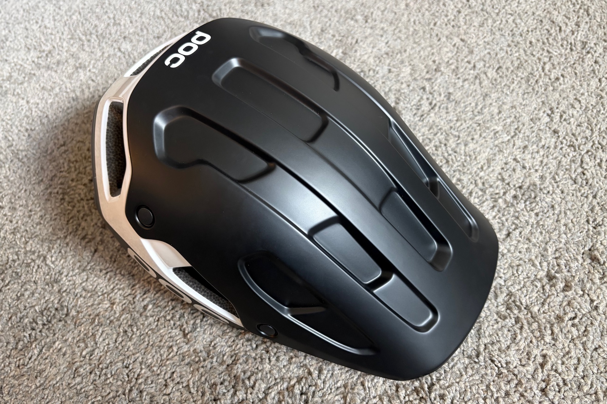 the Cularis Pure helmet with the vents closed