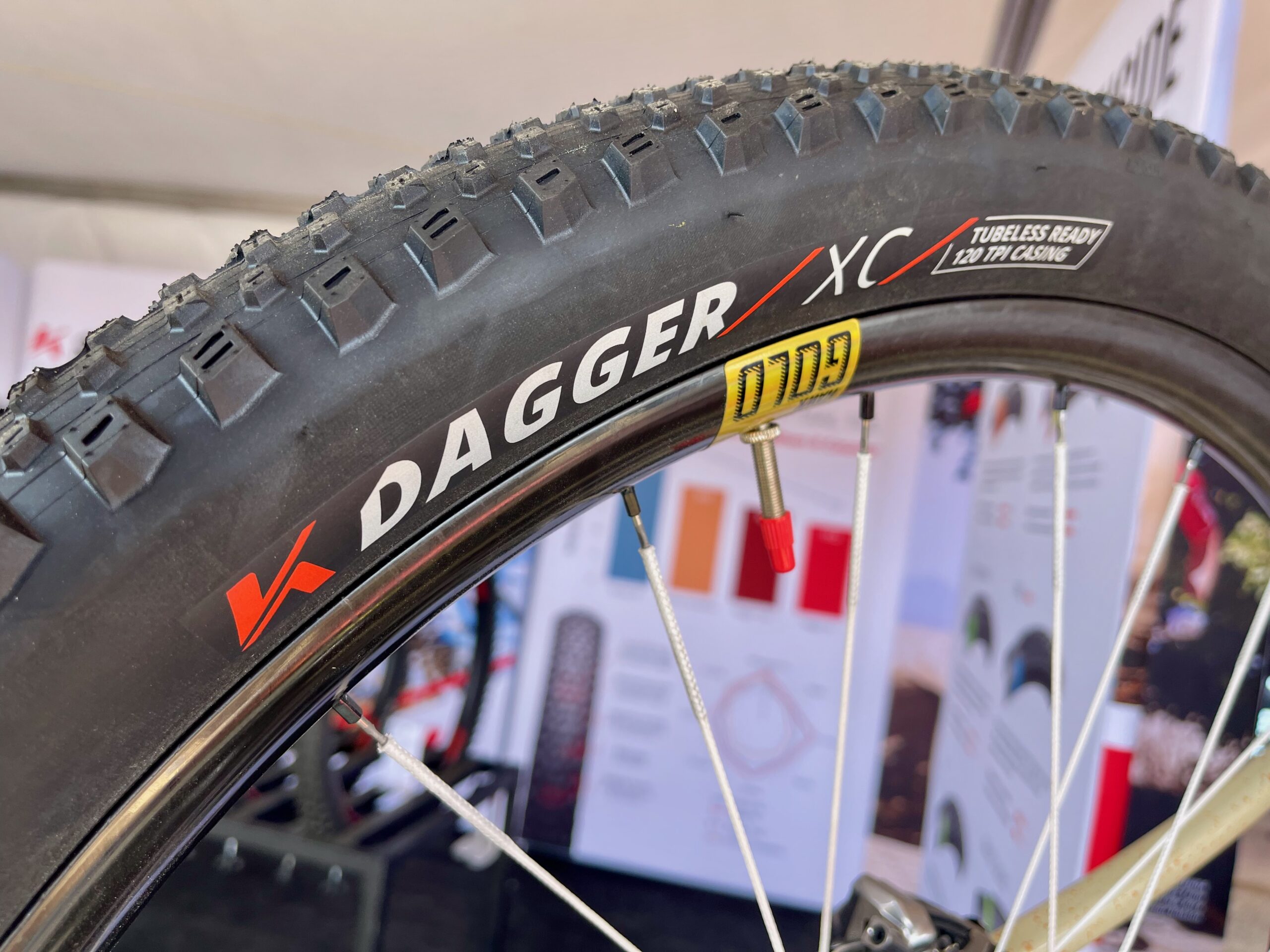 Kenda Tire Dagger XC Sea Otter 32