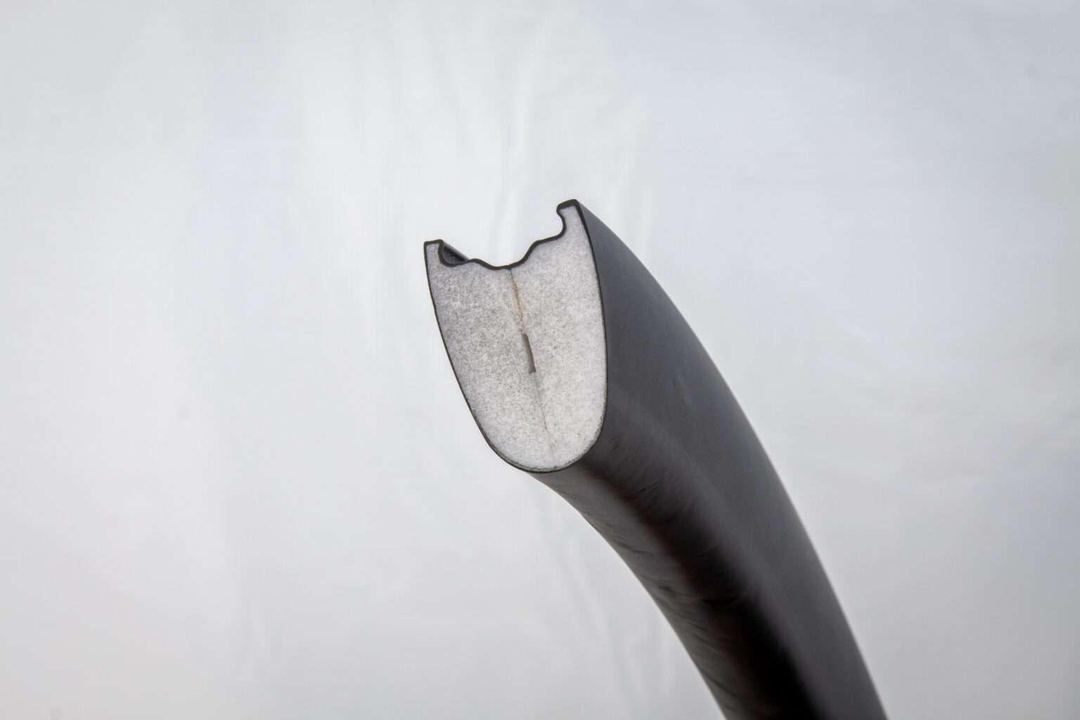 Partington R-Series Carbon Spoke rim profile