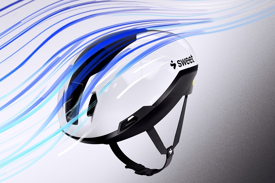 a graphic showing air traveling over the Tucker III 2Vi Mips helmet