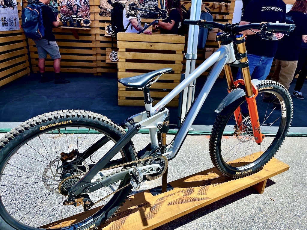 Anna Newkirk's Frameworks DH bike