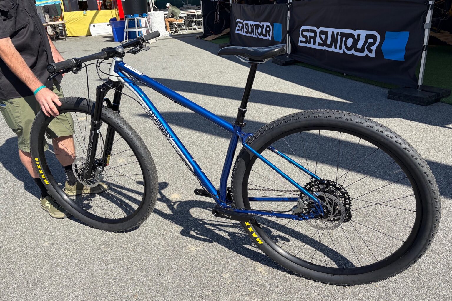 the complete Quarry 32" bike outside the SR Suntour booth