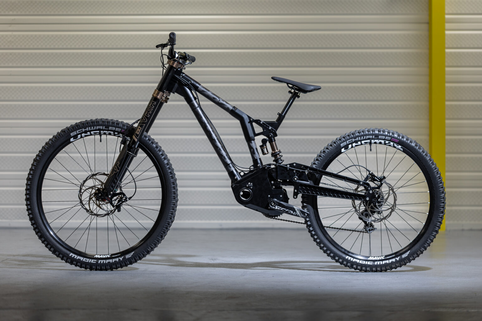 Antidote Solutions' prototype AS05 DH bike without side panels