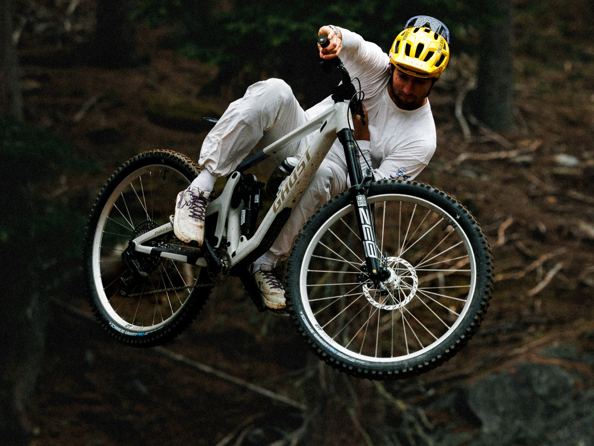 Korbinian Engstler riding the DT Swiss FR1500 Silver LTD wheelset in color