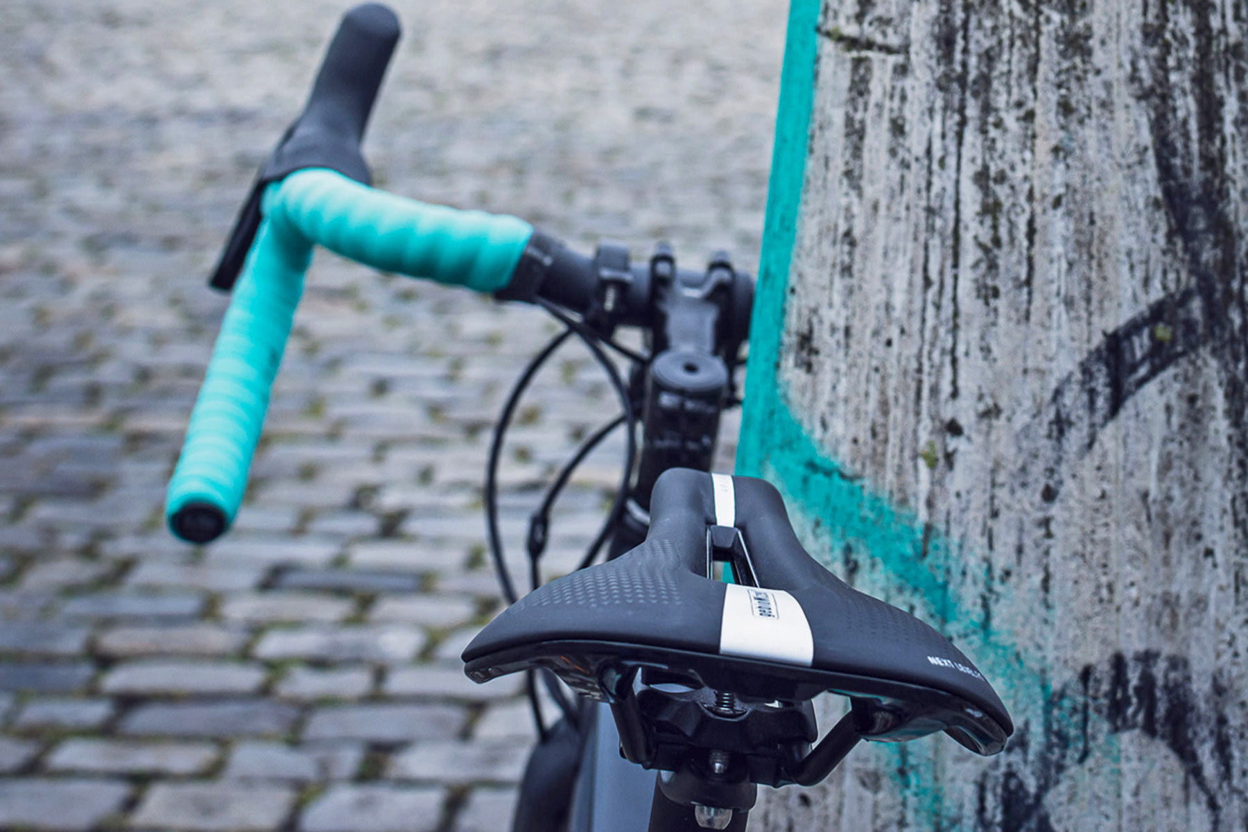 GebioMized CrMo lower price of ergonomic saddle with steel rails