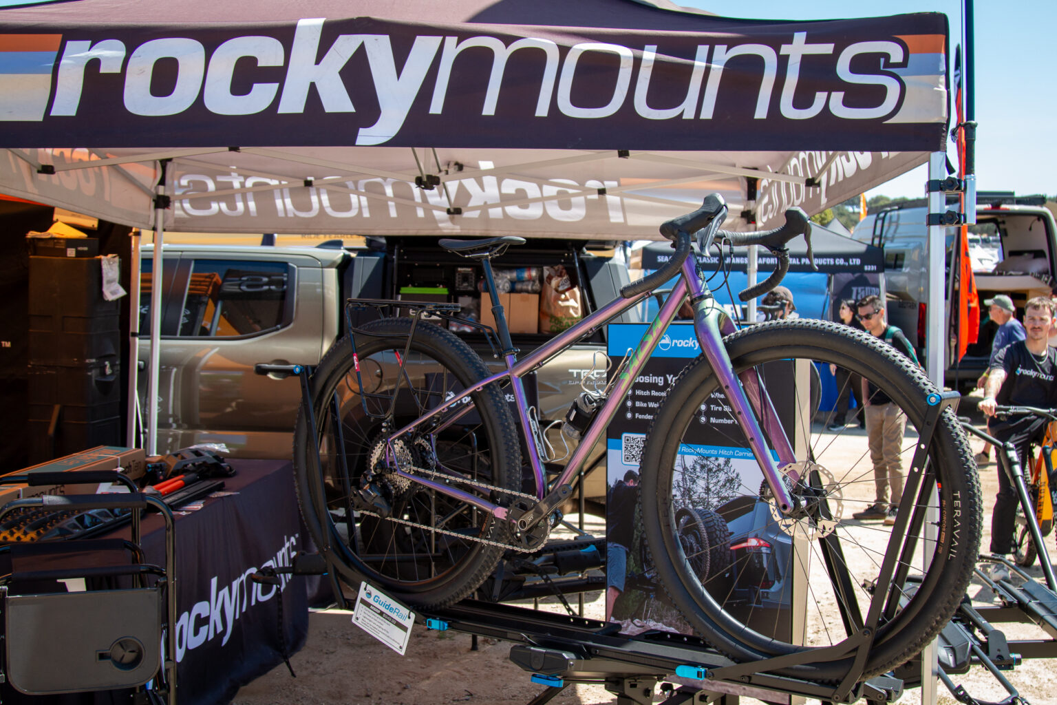 RockyMounts 32" compatible hitch rack