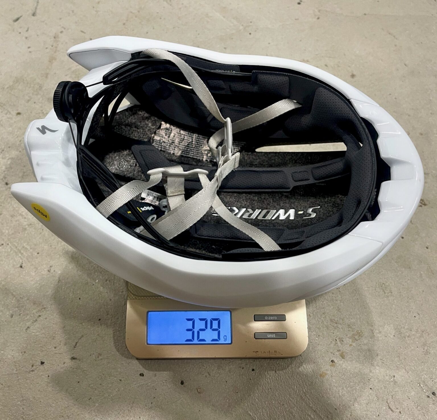 Specialized Evade 4 review weight medium