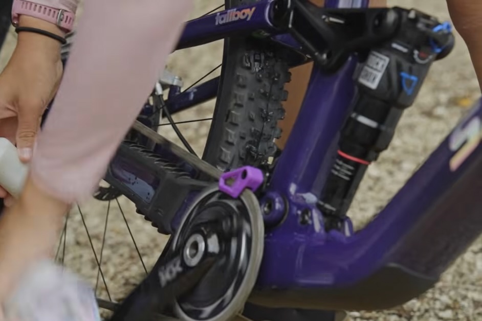 screenshot showing the Tallboy name on the frame, but a different suspension layout.