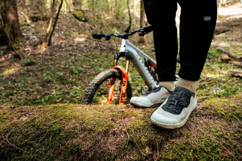 The Versor 2 is the Next Evolution of Fizik’s Gravity-Focused Clip and Flat MTB Shoes
