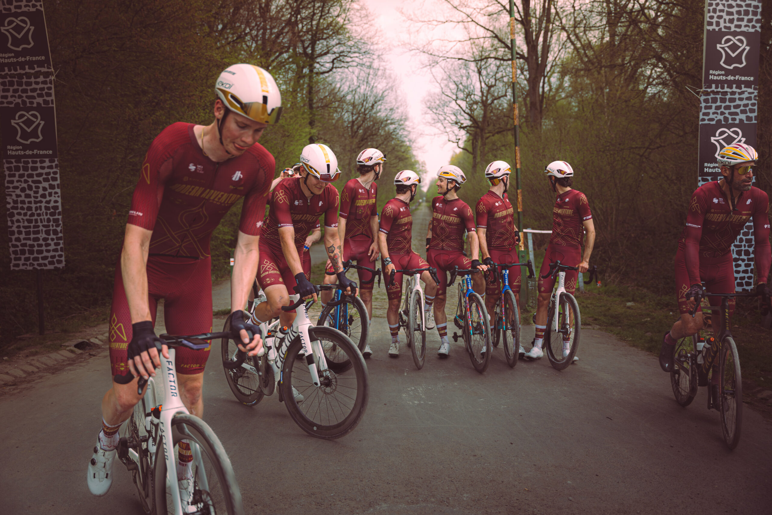 Factor co-title Sponsor Modern Adventure Pro Cycling the new kids