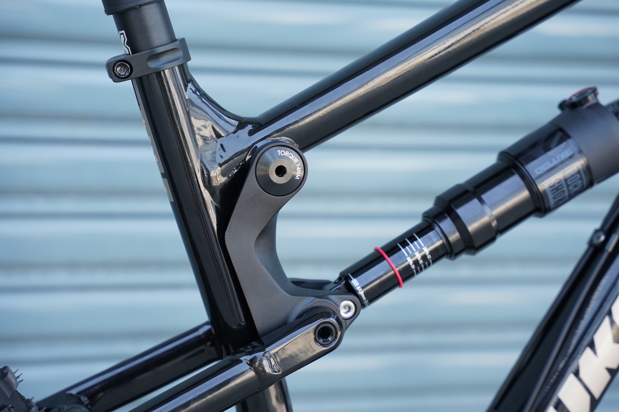 the rear shock linkage on the Nukeproof Tracker FS