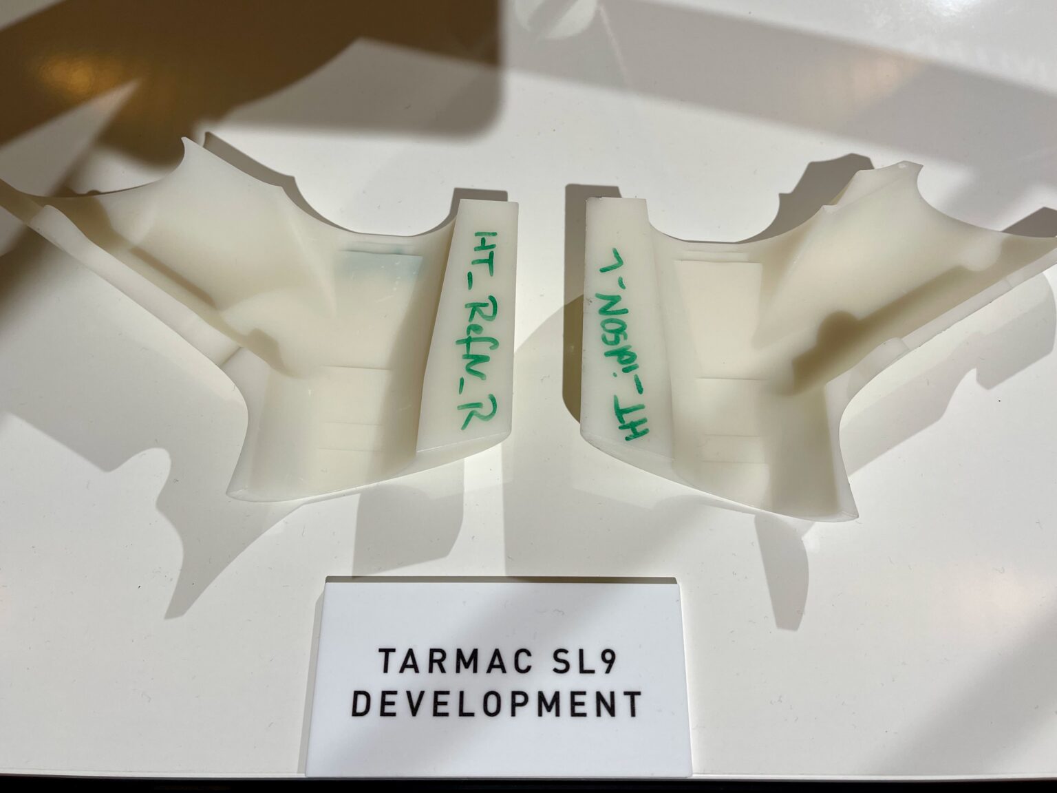Specialized Tarmac SL9 SRAM side hold