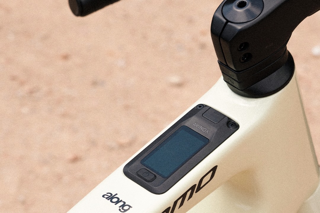 the Avinox top tube display on the Megamo ALong e-gravel bike