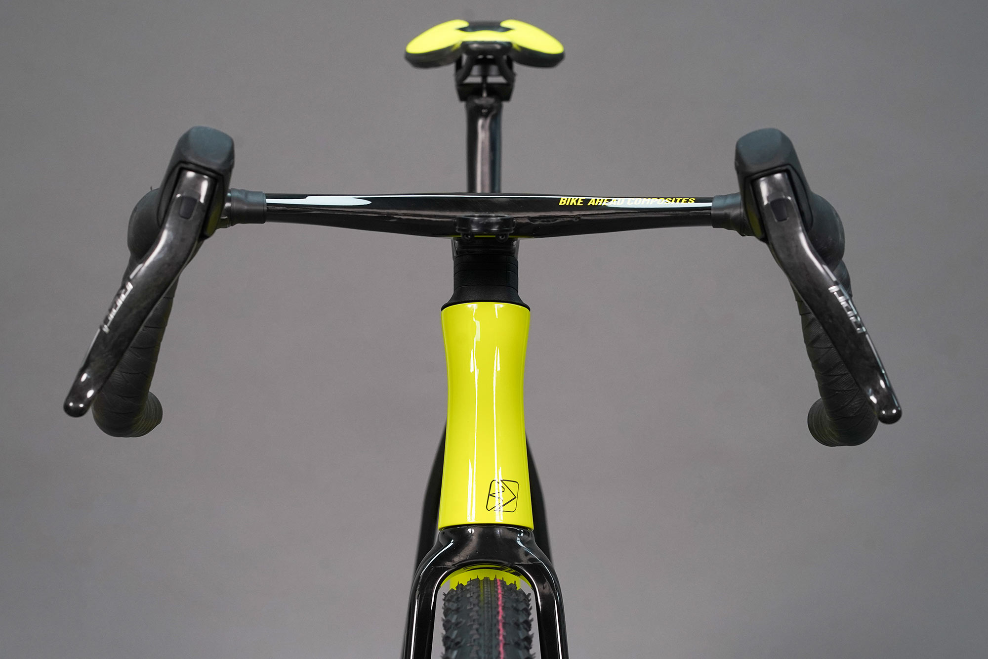 2026 Bike Ahead The Superfast Edition 15 limited edition ultralight German carbon gravel bike: The Cockpit