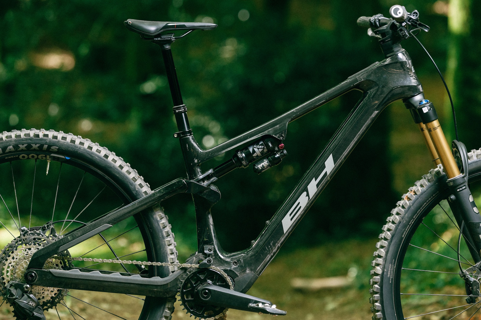 image focusing on the frame of the BH iLynx+ DL trail in carbon