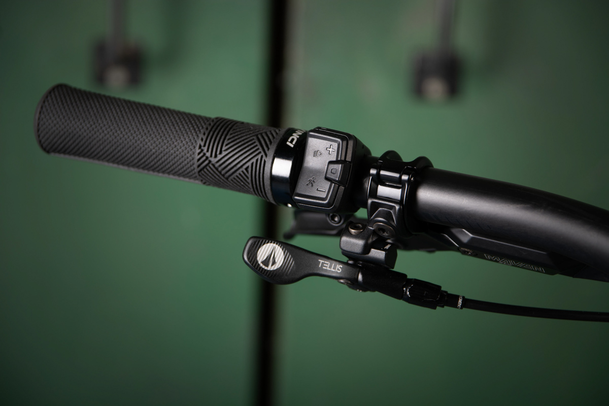 Devinci E-Spartan, Bosch mini remote