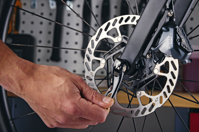 Jagwire Pro LR3 Rotors & Elite Vented Pads For Better Brakes, Easy Replacement Alert