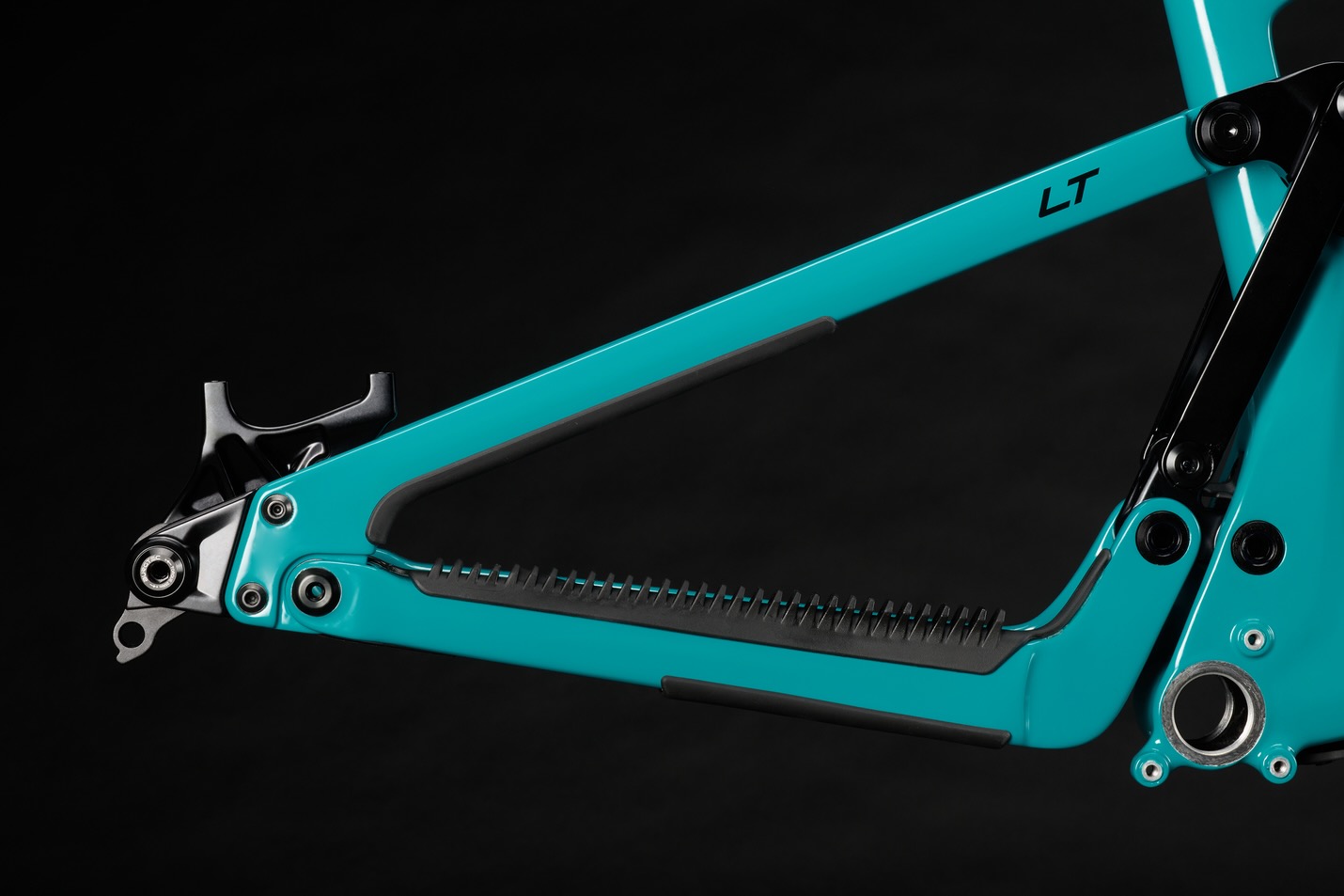 studio image showing the rear triangle on the Yeti LT with the +10mm dropouts installed