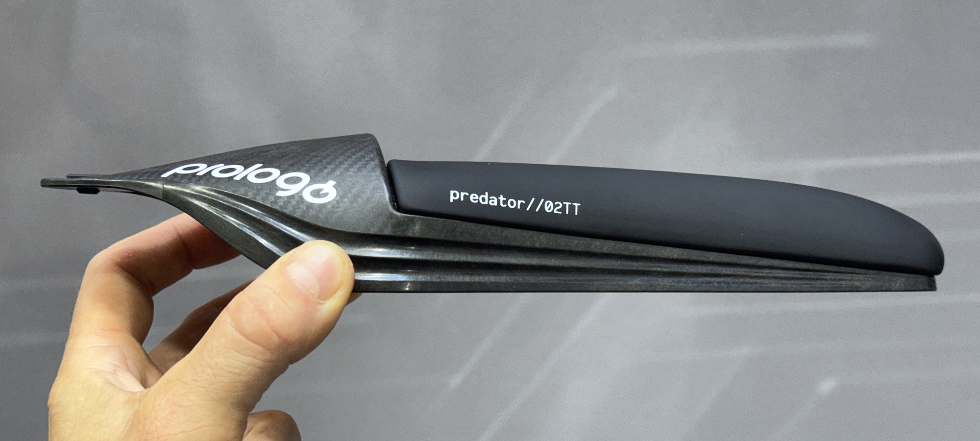 Prologo Predator//02 aero TT time trial & tri triathlon saddle with normal oval carbon rails: side profile
