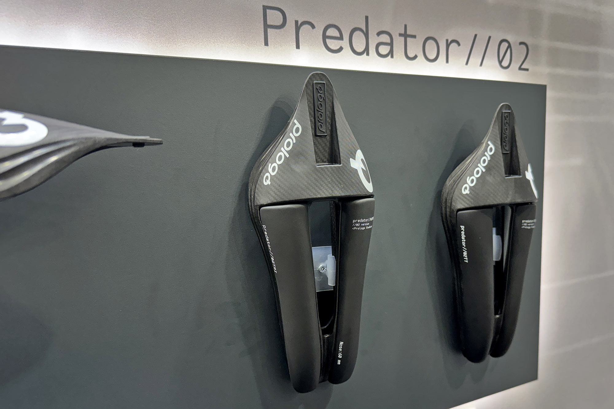 Prologo Predator//02 aero time trial & triathlon saddle with normal oval carbon rails: TT or TRI