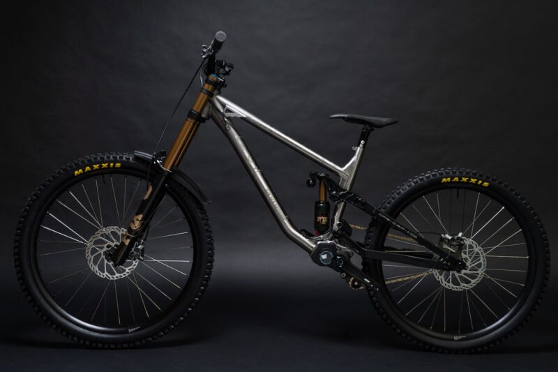 Titanium Frame, Gearbox, Mid- Or High-Pivot, the Vampire Bikes Ripperatti is Built Different