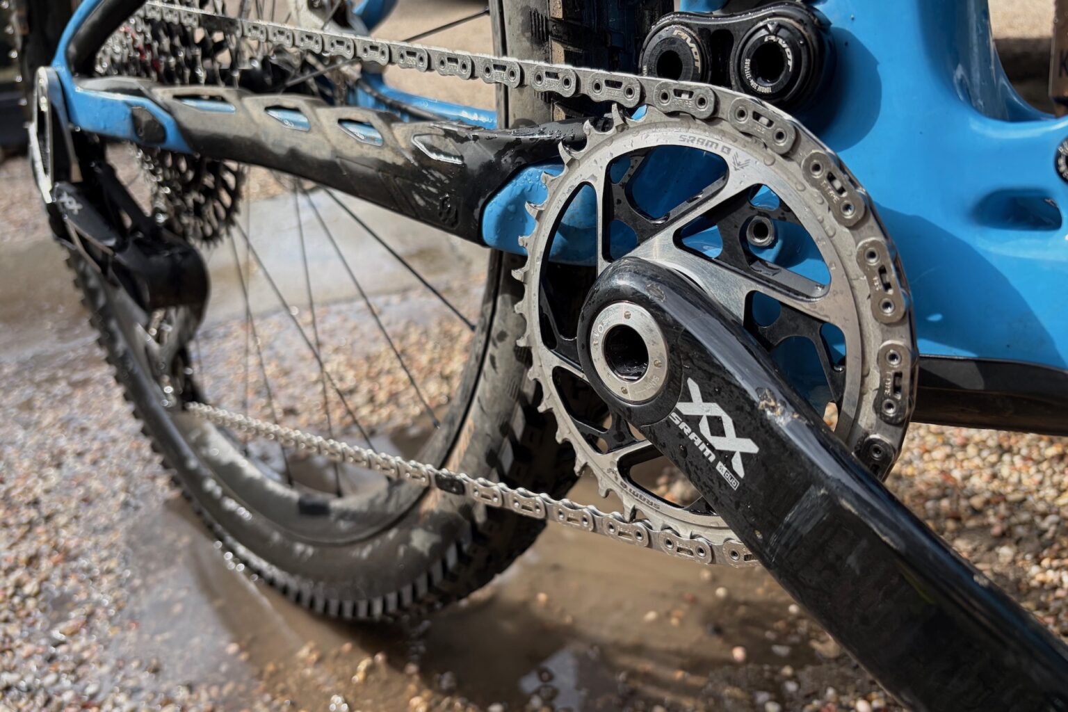 a clean chainring and chain after using Stan's Biobased drivetrain cleaner